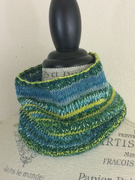 Ambiente Cowl Free Knitting Pattern — Blog.NobleKnits Knit Cowl Pattern Free, Knitted Cowl, Knitting Patterns Free Scarf, Free Yarn, Cowl Knitting Pattern, Knitting Blogs, Scarf Knitting Patterns, Free Knitting Pattern, Sock Yarn