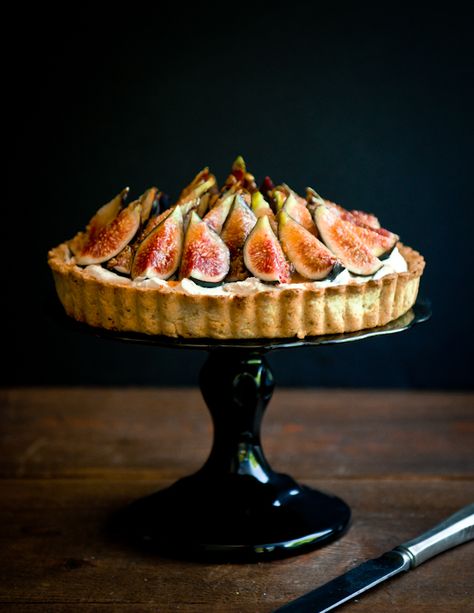 Fig, Mascarpone, and Pistachio Tart Pistachio Tart, Fig Tart, Cake Brownie, Fresh Fruit Recipes, Fig Recipes, Sweet Pie, Think Food, Sweet Tarts, Tart Recipes