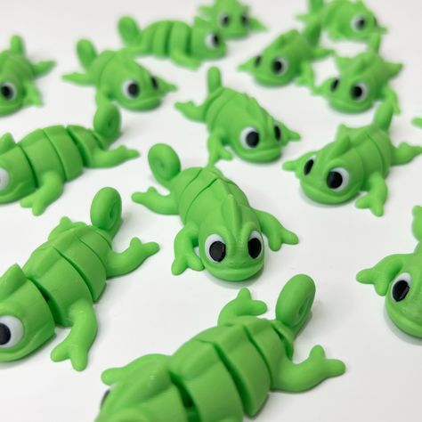 BABY CHAMELEON (EASY PRINT NO SUPPORT) 3d Print Toy, Easy 3d Printing Ideas, 3d Printer Ideas, 3d Printing Ideas Diy, Baby Chameleon, Cool 3d Prints, 3d Printer Art, 3d Tiskárna, 3d Printing Toys