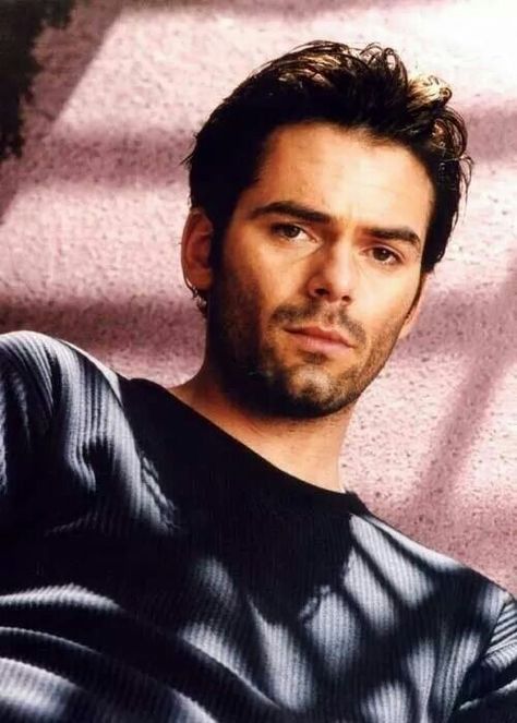 Billy Burke looking hot Billy Burke Actor, Charlie Swan, Billy Burke, The Twilight Saga, Twilight Saga, Man Crush, Serie Tv, Favorite Celebrities, Celebrity Crush