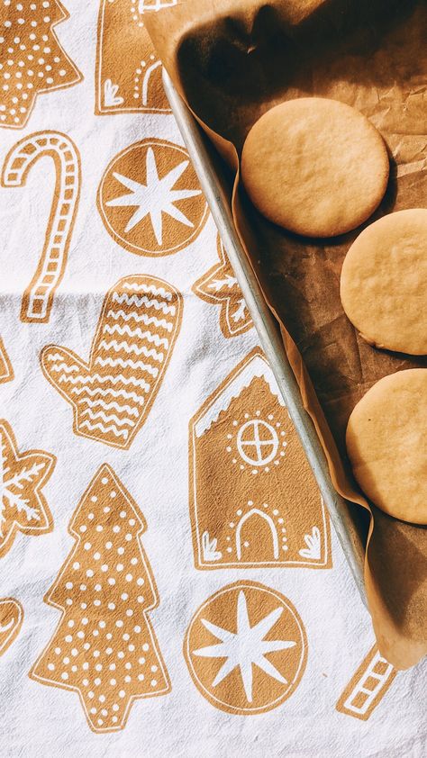 "This tea towel features my Gingerbread Toss pattern on 100% Cotton. Each piece has been thoughtfully hand printed by Denver's ONLY green-certified print shop! Please note - this is a hand screen printed (not block printed) item, based off of my original artwork. - 100% Cotton, hand dyed - Super absorbent + functional \"flour sack\" material - 20\" Square - Finished hemmed edges - Machine wash cold & tumble dry low - iron as needed - Packaged with hangtag - All orders are wrapped in tissue & sti Tea Towel Gift Wrap, Block Print Tea Towels, Christmas Block Print, Christmas Tea Towels, Screen Print Tea Towels, Tea Towel Gift, Printed Tea Towel, Fall Patterns, Gingerbread Cookie