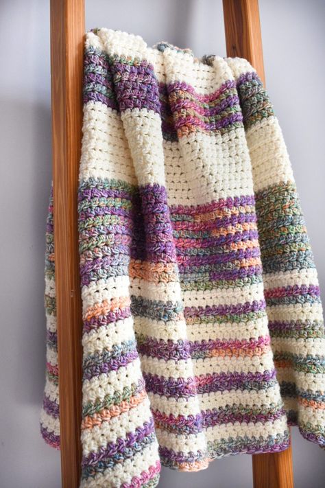 Crochet Sunset Stripes Blanket - Croyden Crochet Motifs Afghans, Textured Blanket, Friends Crochet, Striped Crochet Blanket, Crochet Bloggers, Beau Crochet, Crocheted Blankets, Crochet Wearables, Crocheted Blanket