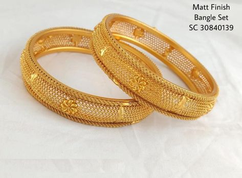 Gold Bangle Designs For Women, Gold Bangle Designs, Gold Chain Necklace Womens, Plain Gold Bangles, Kids Gold Jewelry, Gold Bangles Indian, Bridal Jewelry Sets Brides, Bridal Jewelry Necklace, Wallpaper Texture