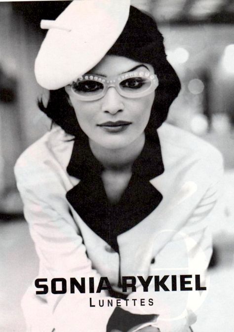 Helena Christensen in Sonia Rykiel vintage ad Eyewear Advertising, Unique Eyewear, Decades Of Fashion, 80s And 90s Fashion, 90s Supermodels, 90s Models, Helena Christensen, Peter Lindbergh, Steven Meisel