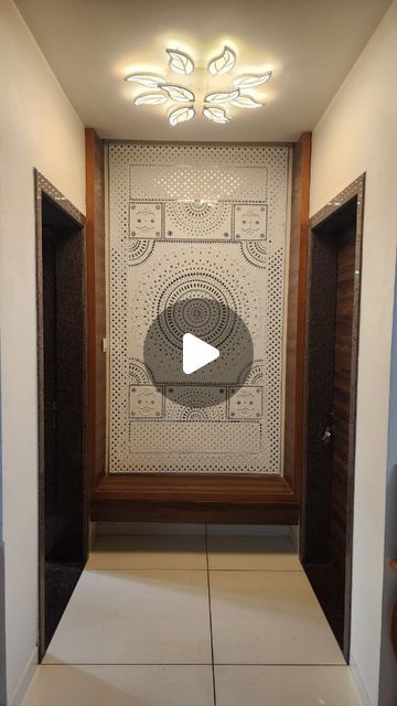 Mital Shah Mud Work on Instagram: "🌟 Introducing Mesmerizing Lippan Art by Artist Mital Shah 🌟  🖌️ Behold a Masterpiece of Elegance: 8 x 4 ft Lippan Art! 🖌️  Dive into a world of artistry and craftsmanship with this extraordinary wall decor created by the talented artist, Mital Shah. In just 10 days, Mital has magically transformed her creative vision into a stunning piece of Lippan Art.  🌼 Lippan Art: A Glimpse of Tradition and Elegance 🌼  Lippan Art, originating from the Kutch region of India, is a breathtaking fusion of culture, tradition, and modern aesthetics. This ancient art form is known for its intricate mirror work, vibrant colors, and mesmerizing patterns, making it a true visual delight.  🌸 A Work of Love and Dedication 🌸  Mital Shah has poured her heart and soul into e Lippan Wall Art, Lippan Art Wall Decor, Lippan Art On Wall, Lippan Art Mirror Wall, Modern Lippan Art, Lippan Art Mirror, Lippan Art Wall, Temple Background, Intricate Mirror