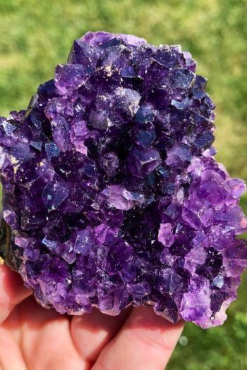 Purple Meaning, Raw Amethyst Crystal, Amethyst Properties, Purple Things, Crystal Aesthetic, Amethyst Healing, The Dark Crystal, Amethyst Point, Instagram Link