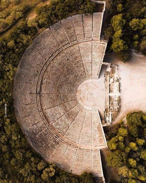 This is Ancient Theatre of Epidaurus, Greece. It was constructed at the end of the 4th century BC. Diogenes Of Sinope, Ancient Theatre, Ancient Greek Theatre, Roman Theatre, Grece Antique, Ancient Origins, Ancient Greece, Ancient Cities, Summer Festival