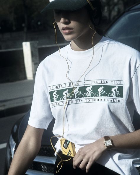 Chloë Sevigny, Shirt Design Inspiration, Sporty And Rich, Tee Shirt Designs, 가을 패션, Jeans Boyfriend, Apparel Design, Graphic Shirts, 90s Fashion