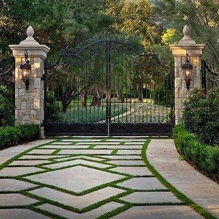 Driveway Entrance Landscaping, Driveway Entrance, Driveway Design, Driveway Landscaping, التصميم الخارجي للمنزل, Front Gates, Iron Gate, Luxury Homes Dream Houses, Dream House Interior