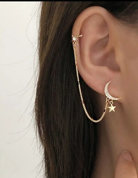 Piercings Oreja Aesthetic, Peircings Earring, Aesthetic Ear Piercings, Ušný Piercing, Piercings Aesthetic, Piercings Bonitos, Earring Cuff Chain, Cool Ear Piercings, Pretty Ear Piercings