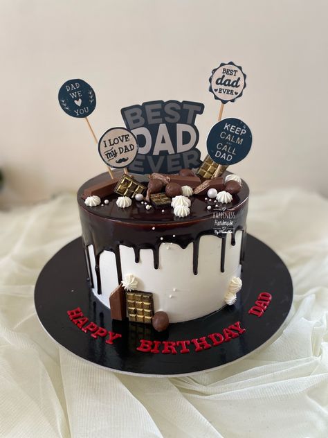 Cake Papa Birthday, Cake Design For Fathers Day, Simple Oreo Cake Design, Cake Design For Father Birthday, Happy Fathers Day Cake Designs, Happy Birthday Father Cake, Father Cake Ideas Dad Birthday, Happy Birthday Papa Cake Design, Cake For Father Birthday My Dad