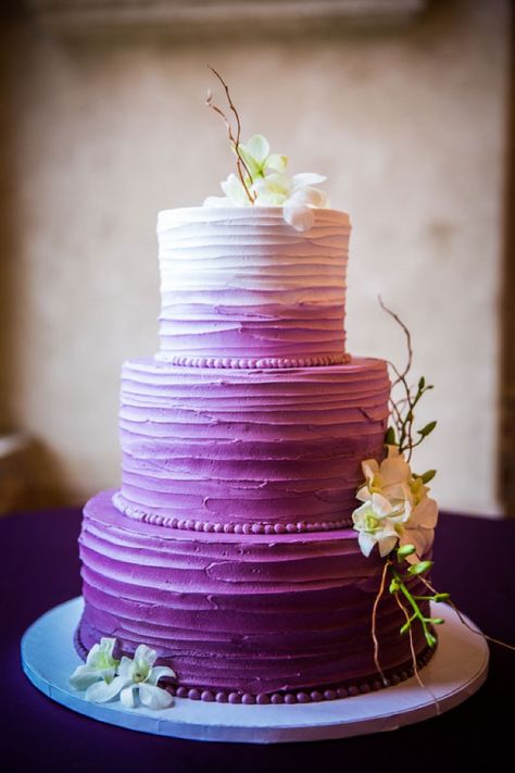 Three Tier Purple Ombre Cake Photographer - Artessa Photography - artessaphotography.net Read More: www.acoloradomountainwedding.com/2016/02/black-tie-burmese-mountain-wedding/ Purple Ombre Wedding Cake, Purple Tiered Cake, Wedding Cake Purple Ombre, Purple Ombre Cake, Wedding Cakes Purple, Ombre Cakes, Cakes Purple, Lavender Wedding Cake, Bolo Grande