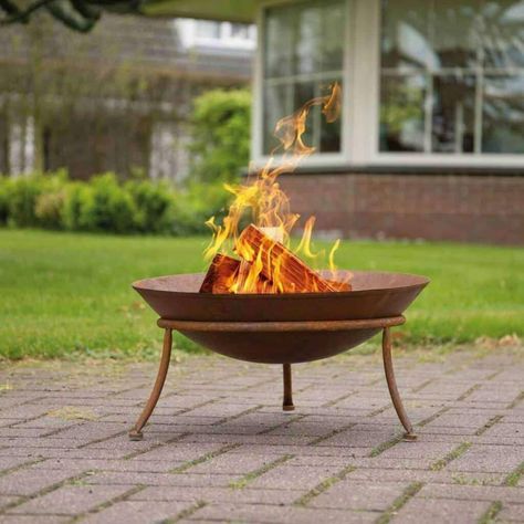 This Styish, and practical, on-trend rust look Fire Bowl will be a great addition to any garden or patio area.  Whether it's on the patio at home, at the beach or whilst camping, fire bowls are the perfect, affordable solution for providing warmth in any outdoor area.Size - 47cm diameter - Overall Height 25cm (Stand height is 17cm) Supported on a stand with 3 tapered feet. Makes a great gift for friends or family. Cast Iron Toasting Marshmallows, Stil Rustic, Steel Fire Pit, Log Fires, Backyard Camping, Log Burner, Fire Bowls, Style Rustique, Garden Bench