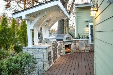 26+ Beautiful Deck Design Ideas For Your Backyard (Photos) For 2021 Pergola Fireplace, Outdoor Grill Station, Outdoor Kitchen Cabinets, Outdoor Kitchen Plans, Patio Pergola, Grill Area, Outdoor Bbq Kitchen, Pergola Design, Backyard Kitchen