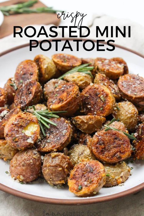 Easy & Crispy Oven Roasted Mini Potatoes (5-Minute Prep) - fANNEtastic food Roasted Crispy Potatoes, Mini Potato Recipe, Roasted Mini Potatoes, Roasted Side Dishes, Perfect Roast Potatoes, Garlic Parmesan Potatoes, Yummy Vegetable Recipes, Potato Side Dish, Roasted Baby Potatoes