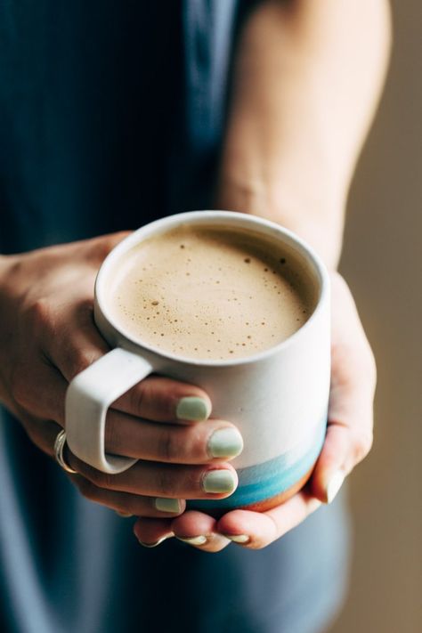 Cashew Coffee: TOTAL GAMECHANGER. the creamiest coffee you've ever had, made with just brewed coffee, cashews, honey, and sea salt. #sugarfree #drink #recipe #easyrecipe #coffee #drink #yum | pinchofyum.com Cashew Coffee, Dairy Free Coffee, Creamy Coffee, Nut Milk Bag, Decaf Coffee, Skin Glowing, Chocolate Mix, Winter Skin, Coffee Is Life