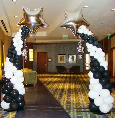 Atlantaevents.biz Shooting Star Columns Star Balloon Column, Balloon Towers Ideas, Shoot For The Stars Graduation Theme, Night To Shine Decorations, Star Balloon Centerpieces, Star Graduation Theme, Star Balloon Arch, Ballon Column, Class Reunion Decorations