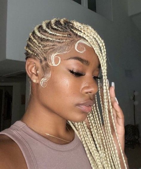 Blonde Lemonade Braids Black Women, Side Cornrows Braids, Fun Lemonade, Colorful Braids, Braids Inspiration, Lemonade Braids Hairstyles, Cornrows Braids For Black Women, Lemonade Braids, Azealia Banks