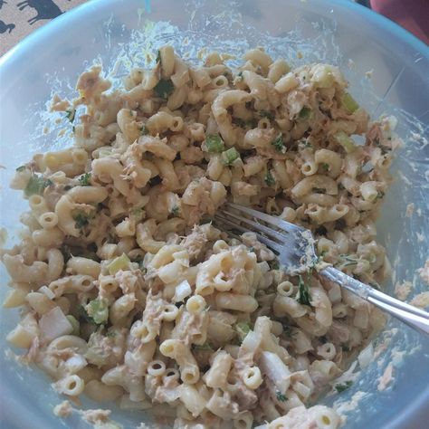 Old Fashioned Macaroni Salad, Canned Tuna Recipes, Macaroni Salad Recipe, Canned Tuna, Cold Salad, Tuna Recipes, Beef Stew Recipe, Potluck Recipes, Macaroni Salad