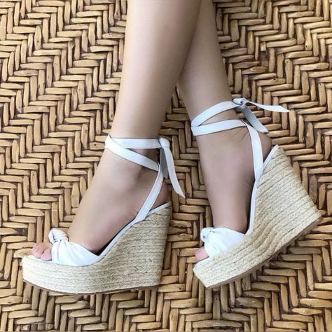 Cute Sandals Aesthetic, Wedge Shoes Outfits, Summer Outfits With Heels, Wedges Aesthetic, 2000s Sandals, Wedge Heels Outfit, Summer Shoes Aesthetic, Summer Wedges Shoes, Cute Sandals For Summer