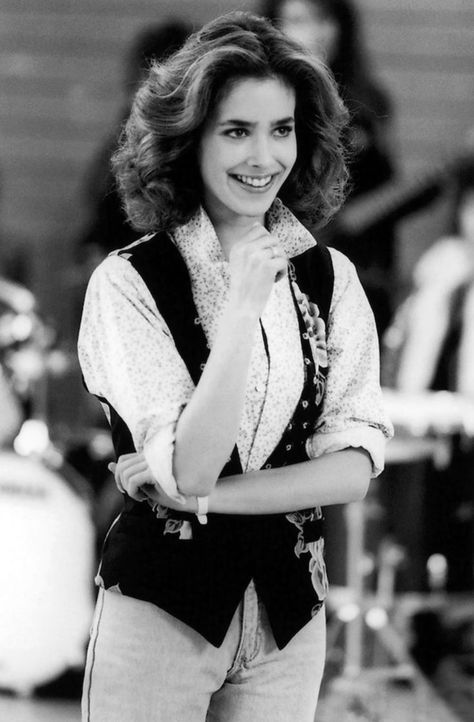 Jennifer Back To The Future, Claudia Wells, Robert Zemeckis, 80s Inspired Outfits, 1980s Films, Future Costume, 1980s Movies, Back To The Future, To The Future