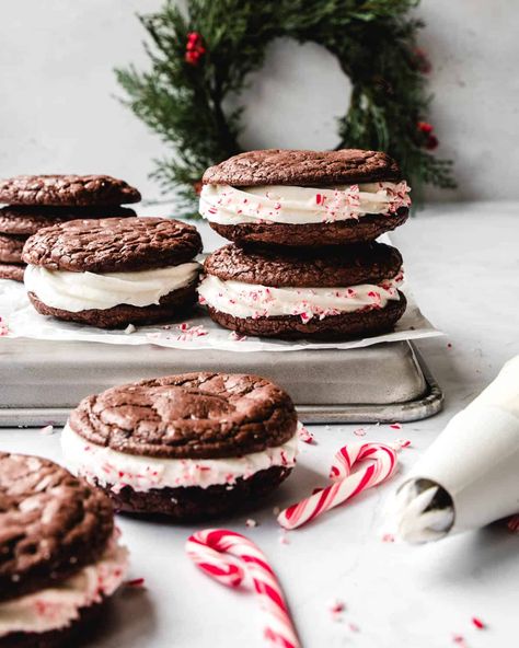 Hot Cocoa Peppermint Moon Pies Cocoa Brownies, Moon Pies, Peppermint Marshmallows, Chocolate Brownie Cookies, Marshmallow Creme, No Bake Bars, Whoopie Pies, Crispy Treats, No Bake Pies