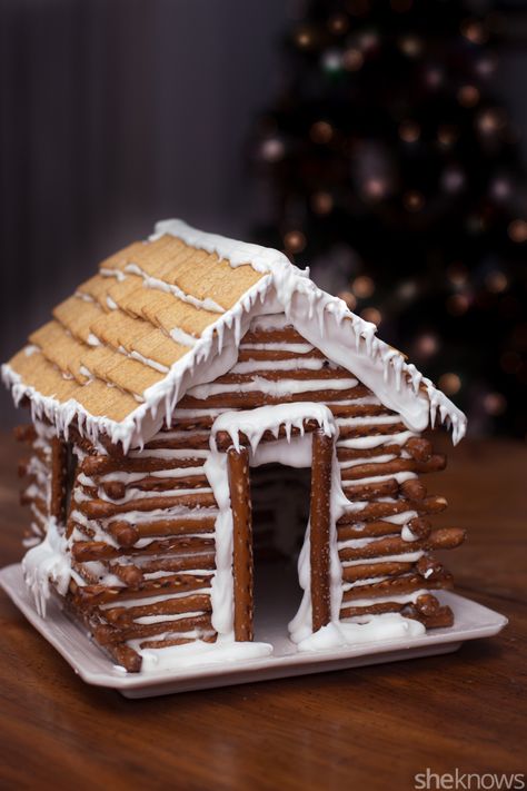 How to make an edible snow-covered pretzel log cabin – SheKnows Pretzel Log Cabin, Pretzel Gingerbread House, Gingerbread House Ideas, Gingerbread House Parties, Perfect Cookies, Gingerbread House Designs, Gingerbread Party, Gingerbread House Decorations, Candy House