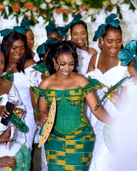 Ghanaian Wedding Traditional Bridesmaids, Ghana Traditional Wedding Engagement, Ghana Wedding Traditional, Ghanaian Traditional Wedding Dresses, Ghana Traditional Wedding Dresses, Ghanaian Engagement, Ghanaian Traditional Wedding, Ghana Traditional Wedding, Dream Garden Wedding