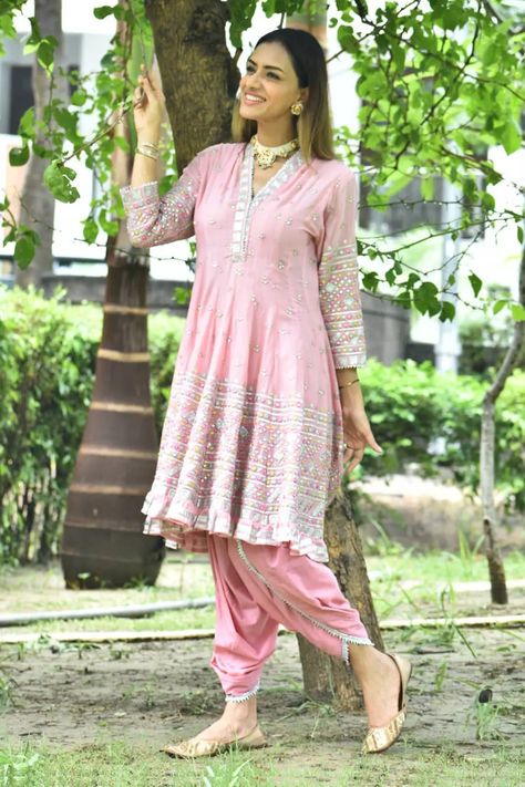 Shop for Gopi Vaid Peach Cotton Mulmul Embroidered Anarkali And Dhoti Pant Set for Women Online at Aza Fashions Anarkali With Dhoti Pants, Dhoti Suits For Women, Peach Anarkali, Gopi Vaid, Yellow Anarkali, Gota Embroidery, Indian Dresses For Women, Embroidered Anarkali, Peach Lace