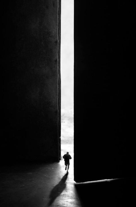 Image by CC-Line. S) Shadow Silhouette, Photo B, Yoga Photography, Foto Art, Black White Photos, Chiaroscuro, Foto Inspiration, Black N White, Step Inside