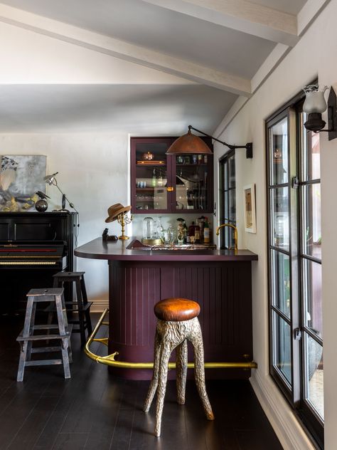 Bar Inside House Living Rooms, Kirsten Dunst Kitchen, Kirsten Dunst Home, Kirsten Dunst House, Spanish Style Bar, Jane Hallworth, Ranch Living Room, Nashville House, Ad Architectural Digest