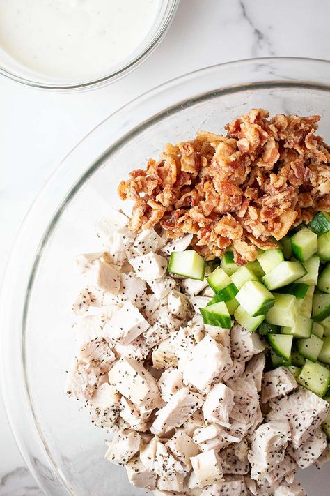 Creamy Cucumber Chicken Salad with Bacon - Filling and Fabulous Cucumber Salad With Chicken, Cucumber Chicken Salad, Cucmber Salad, Chicken Salad With Bacon, Chicken With Cucumber, Cucumber Chicken, Easy Summer Salad, Creamy Cucumbers, Summer Salad Recipes