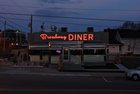 Resurrecting America's Great Old Diners, By Moving Them Across State Lines | Atlas Obscura Diner Aesthetic, San Myshuno, Bg Design, Dipper Pines, American Gothic, Life Is Strange, Sam Winchester, Retro Aesthetic, American Dream