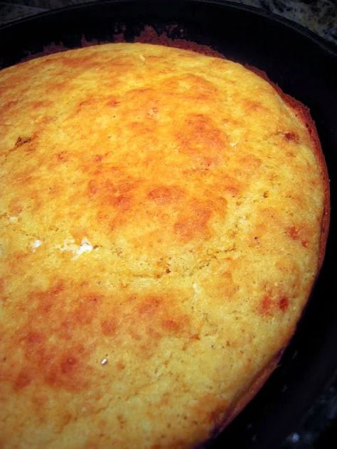 Pioneer Woman's Cornbread - Plain Chicken Cornbread Recipe Pioneer Woman, Pioneer Woman Cornbread, Squash Cornbread, Squash Dressing, Ree Drummond Recipes, Cornbread Recipes, Hungry Eyes, Southern Cornbread, Garden Cooking