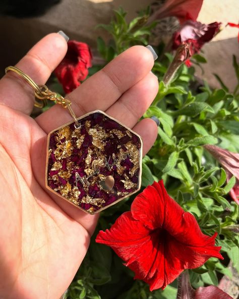 Rose petals preseved in a keychain for a customer. Get yours for ₹350 Free shipping #resin #resinart #handmade #resinartist #resinartwork #rosepreserved #rose #resincraft #smallbusiness #resinkeychains #ástvinur #photoframes #rosepreservation #resincrafts #keyring #madetoorder #resinphotoframe #artistsoninstagram #resinindia #bhfyp #giftideas #keychain #love #proposal #flowers #preservememories Resin Art Flower, Proposal Flowers, Love Proposal, Keychain Ideas, Round Keychain, Flower Preservation, Resin Keychain, Resin Artwork, How To Preserve Flowers