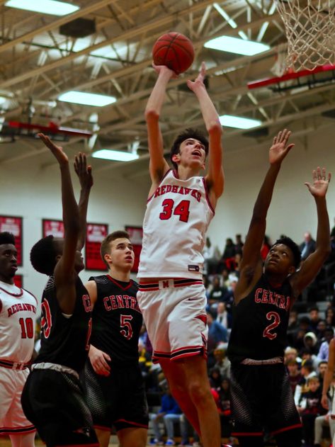 Can Anyone Dethrone Chet Holmgren For Sports Illusrtated All-American Player of the Year - SI All-American American Basketball Aesthetic, Chet Holmgren Wallpaper, Rebecca Jenshak, High School Sport, Chet Holmgren, Gonzaga Basketball, Paolo Banchero, Shooting Guard, Home Stretch