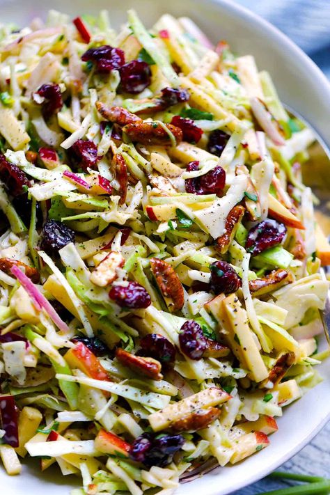 Apple Coleslaw with Cranberries and Pecans - Bowl of Delicious Bbq Thanksgiving Sides, Fall Cabbage Salad, Cold Christmas Lunch Ideas, Xmas Salads Recipes, Winter Bbq Side Dishes, Make Ahead Potluck Recipes, Csiro Recipes, Apple Salads, Easy Potluck Dishes