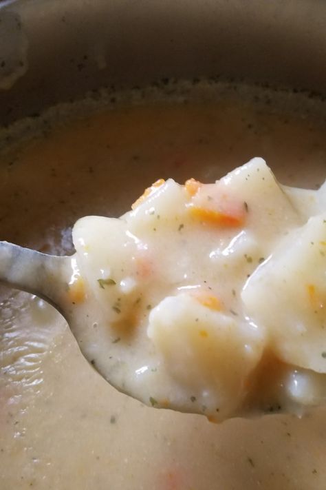 Traditional Potato Soup, Potato Soup Old Fashioned, Old Fashioned Potato Soup Recipe, Old Fashion Potato Soup Recipes, Paula Dean Potatoes Soup, Old Fashioned Soup Recipes, Old Fashion Potato Soup, Classic Potato Soup Recipe, Classic Potato Soup