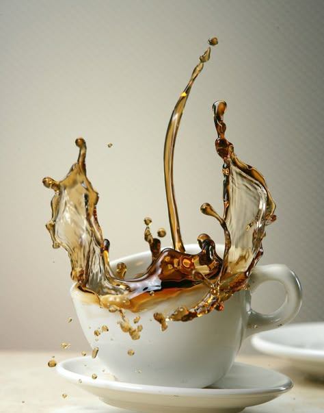 High Speed Photography, Splash Photography, Coffee Photography, Latte Art, Chocolate Coffee, Coffee Cafe, Coffee Love, Coffee Art, Coffee Addict