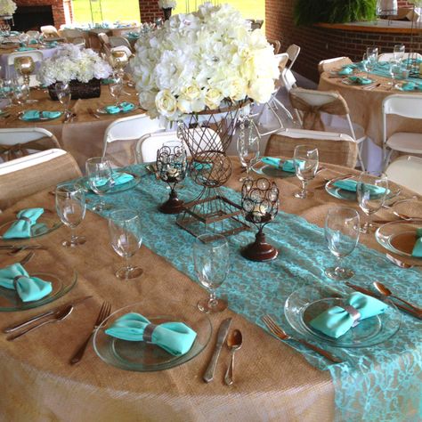 Tiffany, burlap, brown wedding reception! (lighter blue and some lace= perfection) Post Reference, Tiffany Blue Wedding, Tafel Decor, Tiffany Wedding, Camo Wedding, Wedding Help, Rustic Wedding Diy, Teal Wedding, Turquoise Wedding