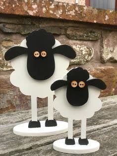 Wooden Yard Art Diy, Beginner Pyrography, Wooden Sheep, Kids Woodworking Projects, Woodworking Beginner, Woodworking Lamp, Woodworking Vise, Pyrography Patterns, Woodworking Art