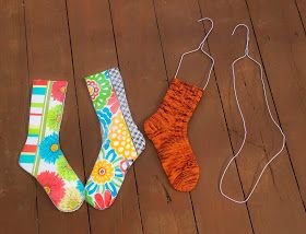 DanaGervaisDesigns: DIY Sock Blockers Knit Accesories, Sock Blockers, Wire Coat Hangers, Circular Knitting Machine, Diy Socks, Hand Knit Socks, Diy Cans, Diy Decor Crafts, Circular Knitting