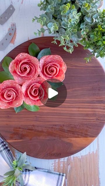 Salami Flower Charcuterie, Charcuterie Fruit Board Ideas, Charcuterie Videos, Charcuterie Board Flowers, Charcuterie Techniques, Floral Charcuterie Board, Spring Charcuterie Board Ideas, Charcuterie Tips, Charcuterie Flowers