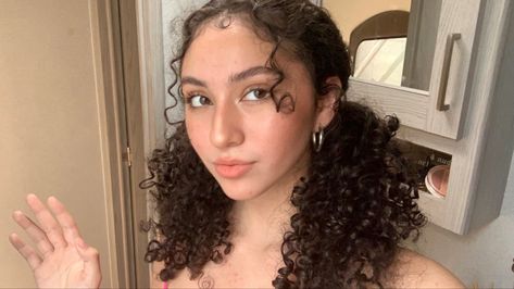 Curly Two Buns, Easy Cute Curly Hairstyles, 3b Curly Hairstyles, Curly Hairstyles 3c, Low Tension Natural Hairstyles, 3c Curly Hairstyles, 3c Hairstyles, Curly Hairstyles Natural, Curly Hairstyle Ideas