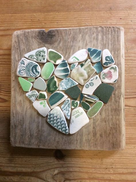 Broken China Crafts, Sea Glass Diy, Sea Glass Art Diy, Sea Glass Art Projects, China Crafts, Beach Glass Crafts, Art Coquillage, Decoration Shabby, Sea Crafts