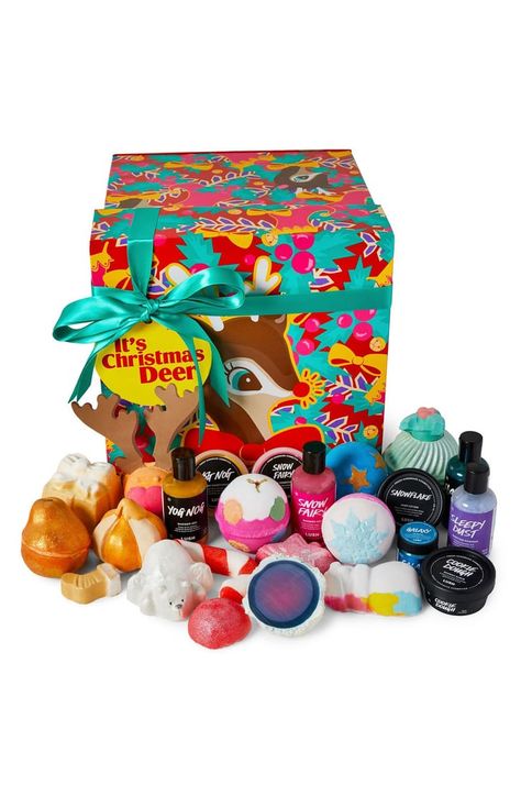 Lush's Christmas Collection Is Finally Here, and It's Truly a Joy to the World Lush Christmas Products, Christmas Lush, Lush Collection, Lush Christmas, Free Birthday Gifts, Pink Lips Makeup, Sephora Gift, Deer Gifts, Watercolor Eyes