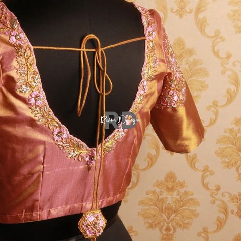 Gold Blouse Designs, Gold Saree Blouse, Baby Pink Silk, Baby Pink Blouse, Pink Blouse Designs, Pots Diy, Zardosi Work, Traditional Blouse Designs, Peach Blouse