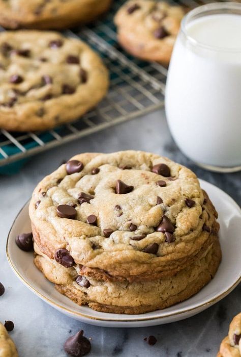 Giant Chocolate Chip Cookies, Big Chocolate Chip Cookies, Bakery Chocolate Chip Cookies, Sugar Spun Run, Giant Chocolate Chip Cookie, Big Chocolate, Giant Chocolate, Soft Chocolate Chip Cookies, Big Cookie