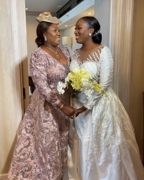 African Mother Of The Bride Dresses Nigerian Fashion, Nigerian Mother Of The Bride Outfit, African Mother Of The Bride Dresses, Brides Mother Dress, Mom Wedding Dress, Instagram Mom, Nigerian Weddings, Mother Of The Bride Outfit, Mom Wedding