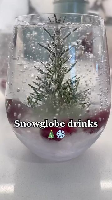 Brew Glitter® on Instagram: "Snow globe cocktail by makeitmadss (tiktok)" Jul Mad, God Mad, Christmas Snacks, Christmas Cocktails, December 31, Holiday Drinks, Christmas Drinks, Noel Christmas, Snow Globe